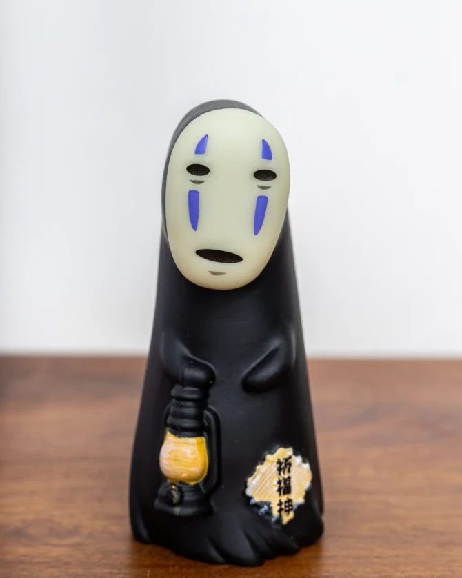 No Face with Lamp