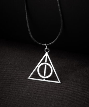 Harry Potter Deathly Hallows Necklace (Silver Chain)