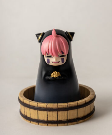 No Face Anya Figure