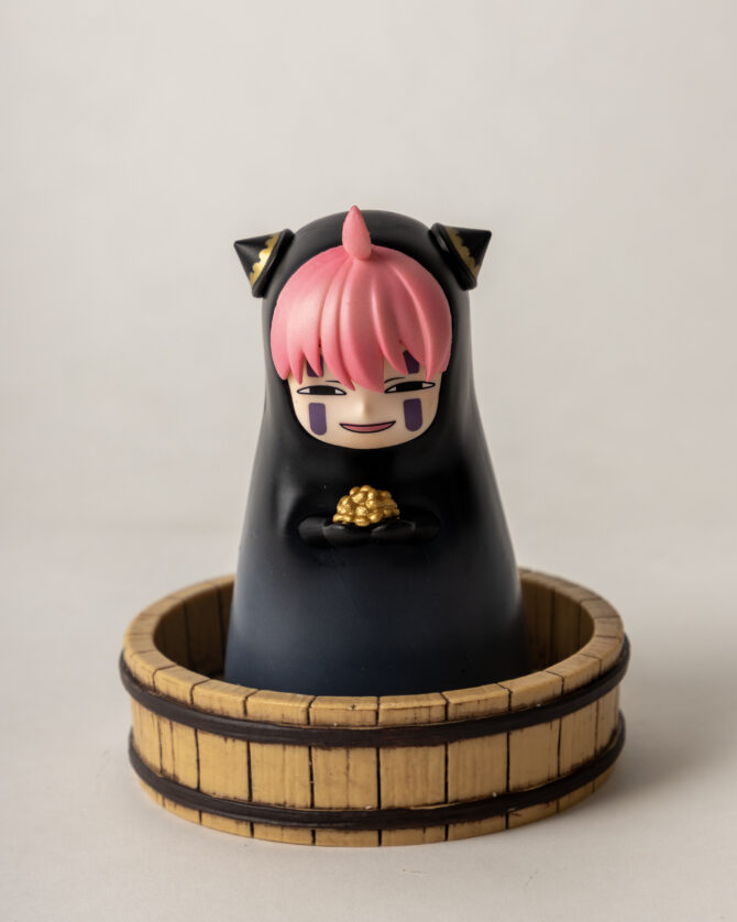 No Face Anya Figure