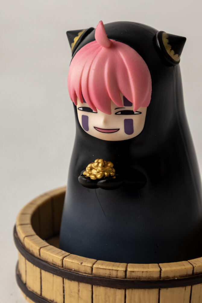 No Face Anya Figure - Image 3